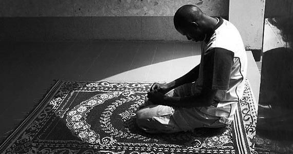 4 Adab Membaca AlQuran Ini Hendaknya Selalu Kita Perhatikan